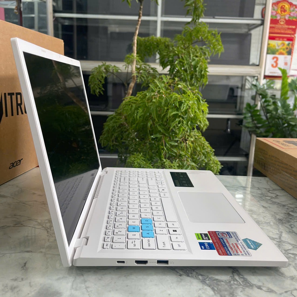 Acer Nitro Lite 16 NL16-71G-71UJ CORE™ I7-13620H RAM 16GB SSD 512GB  RTX 3050 6GB MÀN HÌNH : 16 Inch FHD+ 165Hz