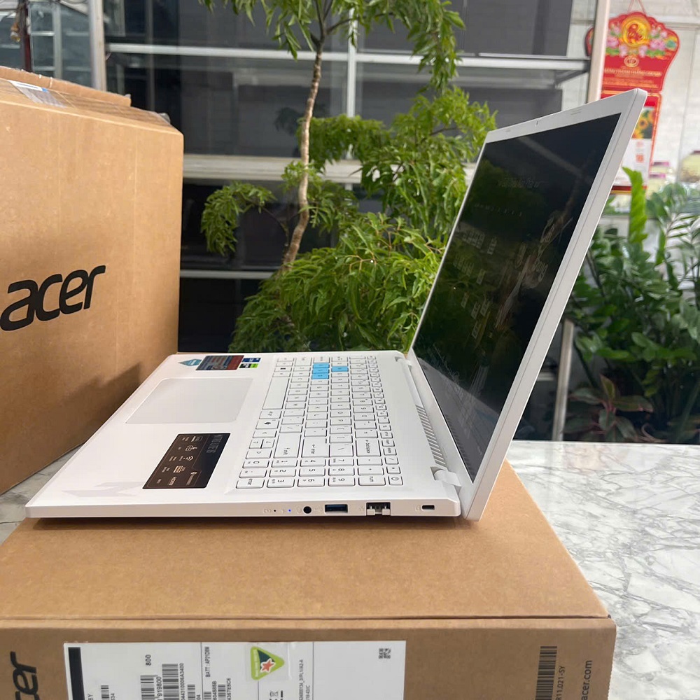 Acer Nitro Lite 16 NL16-71G-71UJ CORE™ I7-13620H RAM 16GB SSD 512GB  RTX 3050 6GB MÀN HÌNH : 16 Inch FHD+ 165Hz