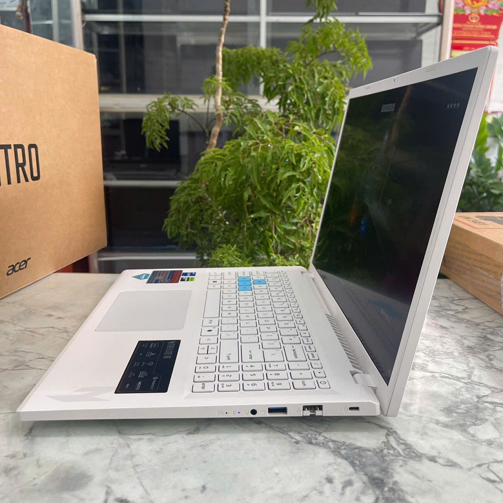 Acer Nitro Lite 16 NL16-71G-71UJ CORE™ I7-13620H RAM 16GB SSD 512GB  RTX 3050 6GB MÀN HÌNH : 16 Inch FHD+ 165Hz