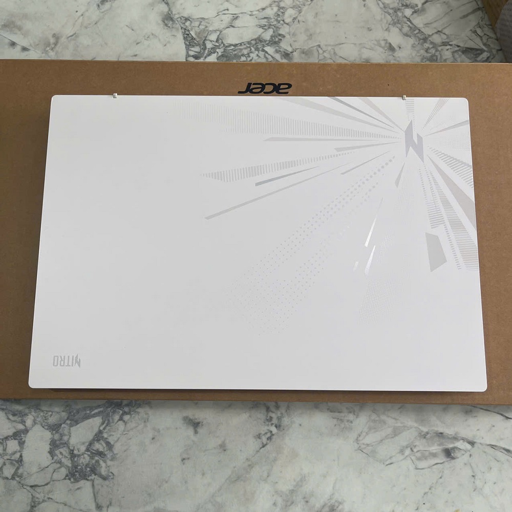 Acer Nitro Lite 16 NL16-71G-71UJ CORE™ I7-13620H RAM 16GB SSD 512GB  RTX 3050 6GB MÀN HÌNH : 16 Inch FHD+ 165Hz