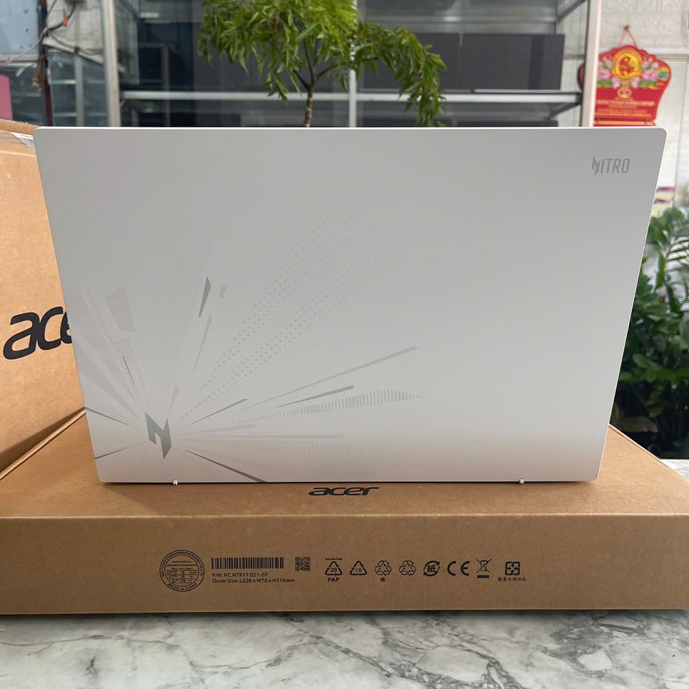 Acer Nitro Lite 16 NL16-71G-71UJ CORE™ I7-13620H RAM 16GB SSD 512GB  RTX 3050 6GB MÀN HÌNH : 16 Inch FHD+ 165Hz