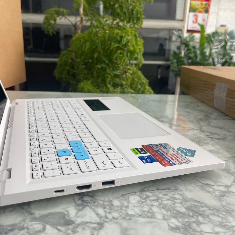 Acer Nitro Lite 16 NL16-71G-71UJ CORE™ I7-13620H RAM 16GB SSD 512GB  RTX 3050 6GB MÀN HÌNH : 16 Inch FHD+ 165Hz