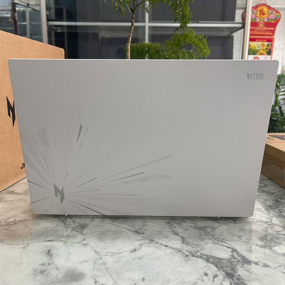 Acer Nitro Lite 16 NL16-71G-71UJ CORE™ I7-13620H RAM 16GB SSD 512GB  RTX 3050 6GB MÀN HÌNH : 16 Inch FHD+ 165Hz