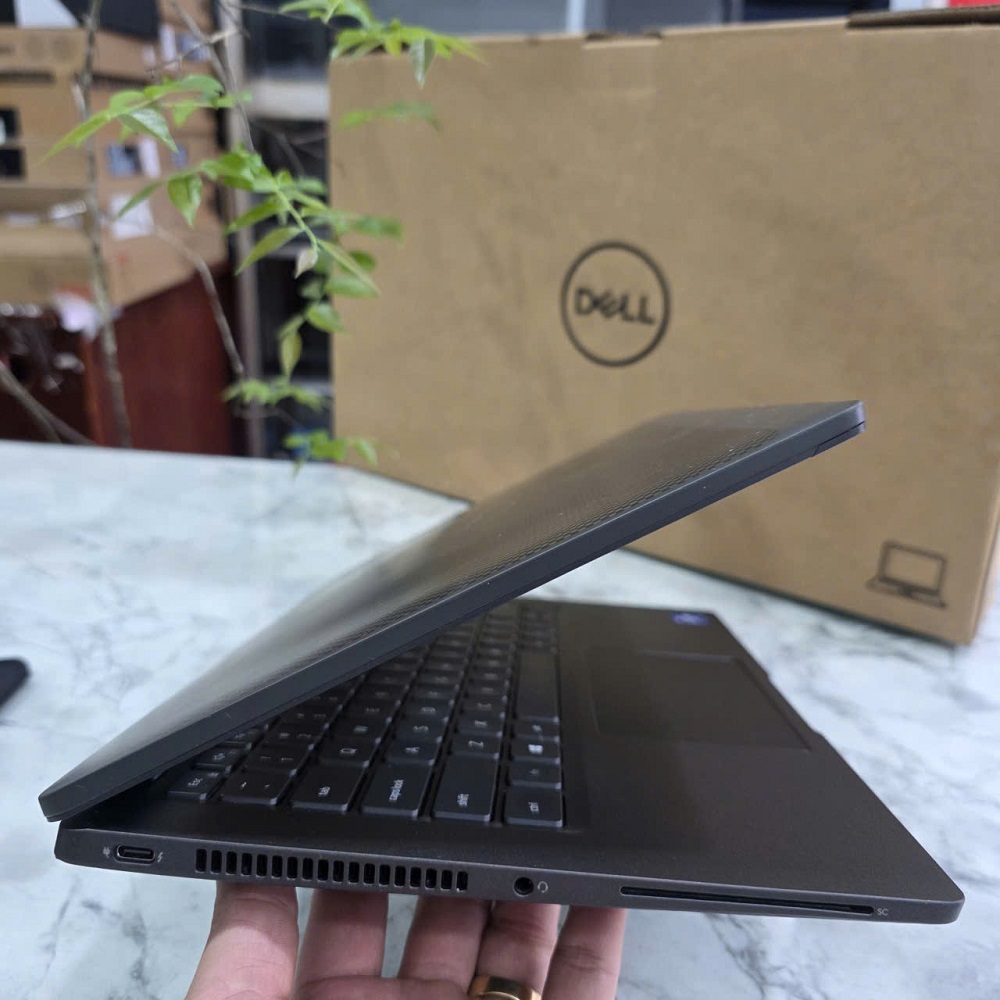 Dell Latitude 7420 CORE™ I7-1185G7 RAM 16GB SSD 256GB MÀN HÌNH : 14.0''Inch Fhd IPS