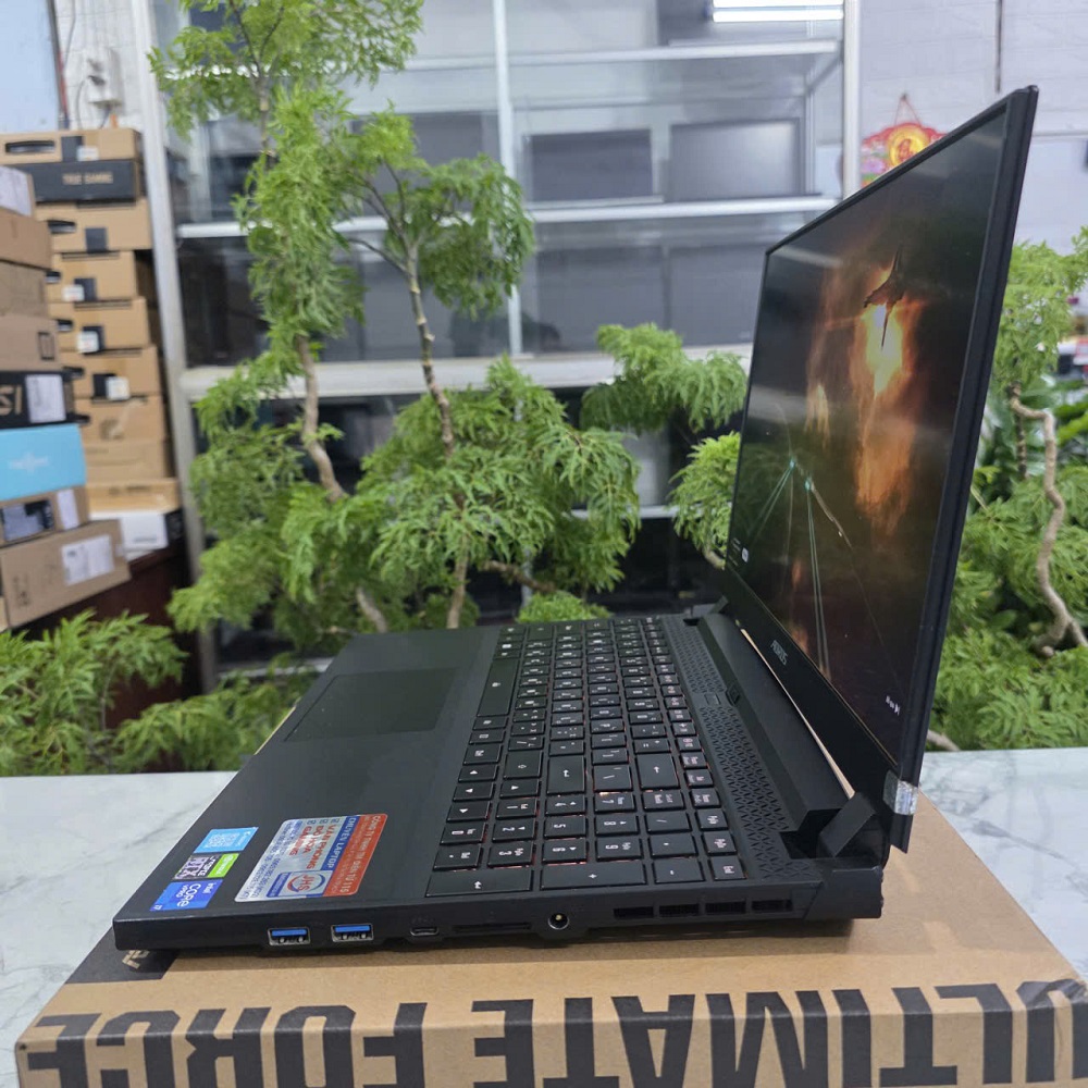 Gaming - Đồ Họa Gigabyte AORUS 5 SE4 CORE I7-12700H RAM 16GB SSD 512GB RTX 3070 8GB MÀN HÌNH : 15.6 Inch FHD IPS 240Hz 