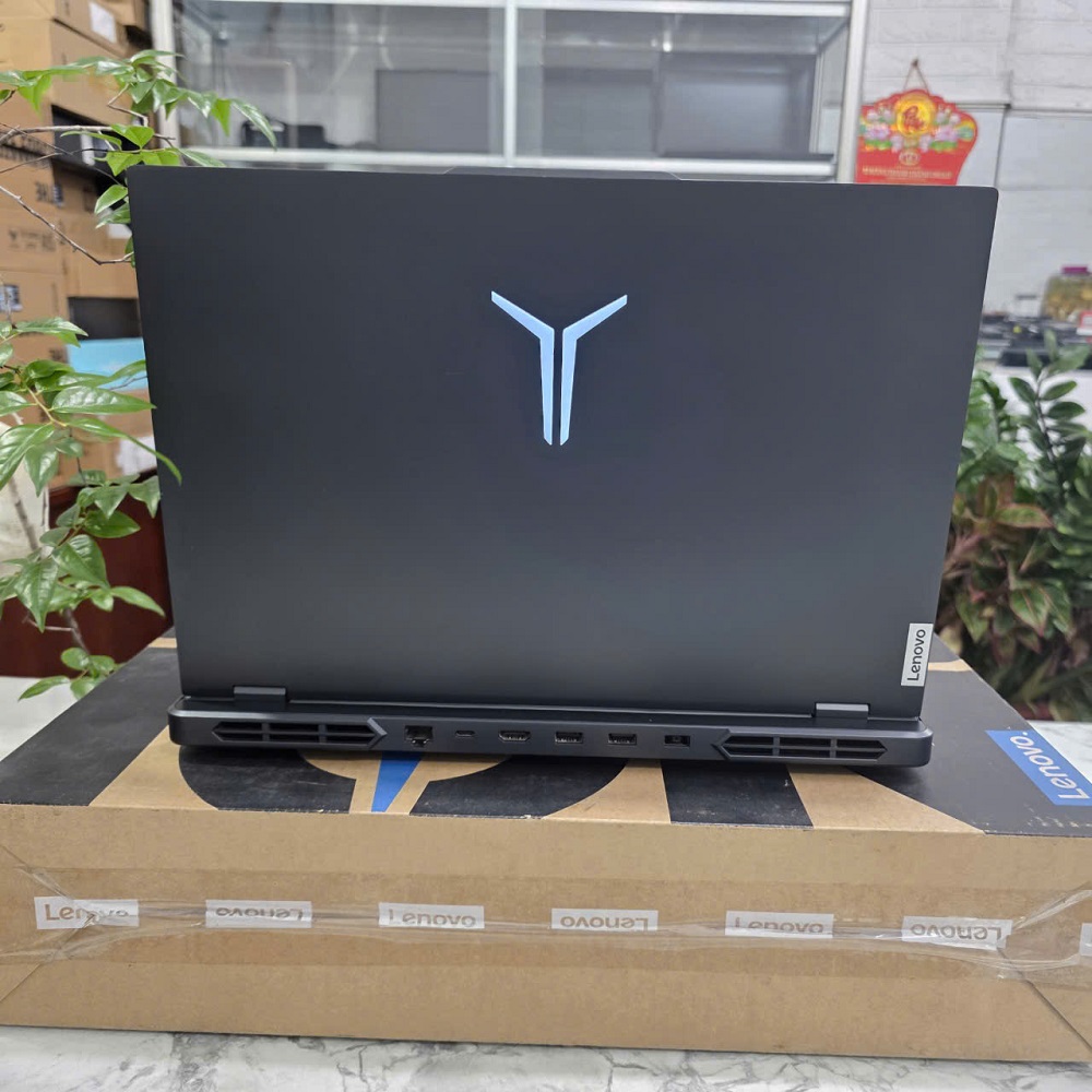 Gaming - Đồ Họa LENOVO LEGION 5 PRO R9000P ARX8 RYZEN 7 7945HX RAM 16GG SSD 1.000GB RTX™ 4060 8GB GDDR6 MÀN HÌNH : 16.0 Inch, 2.5K WQXGA 240Hz.