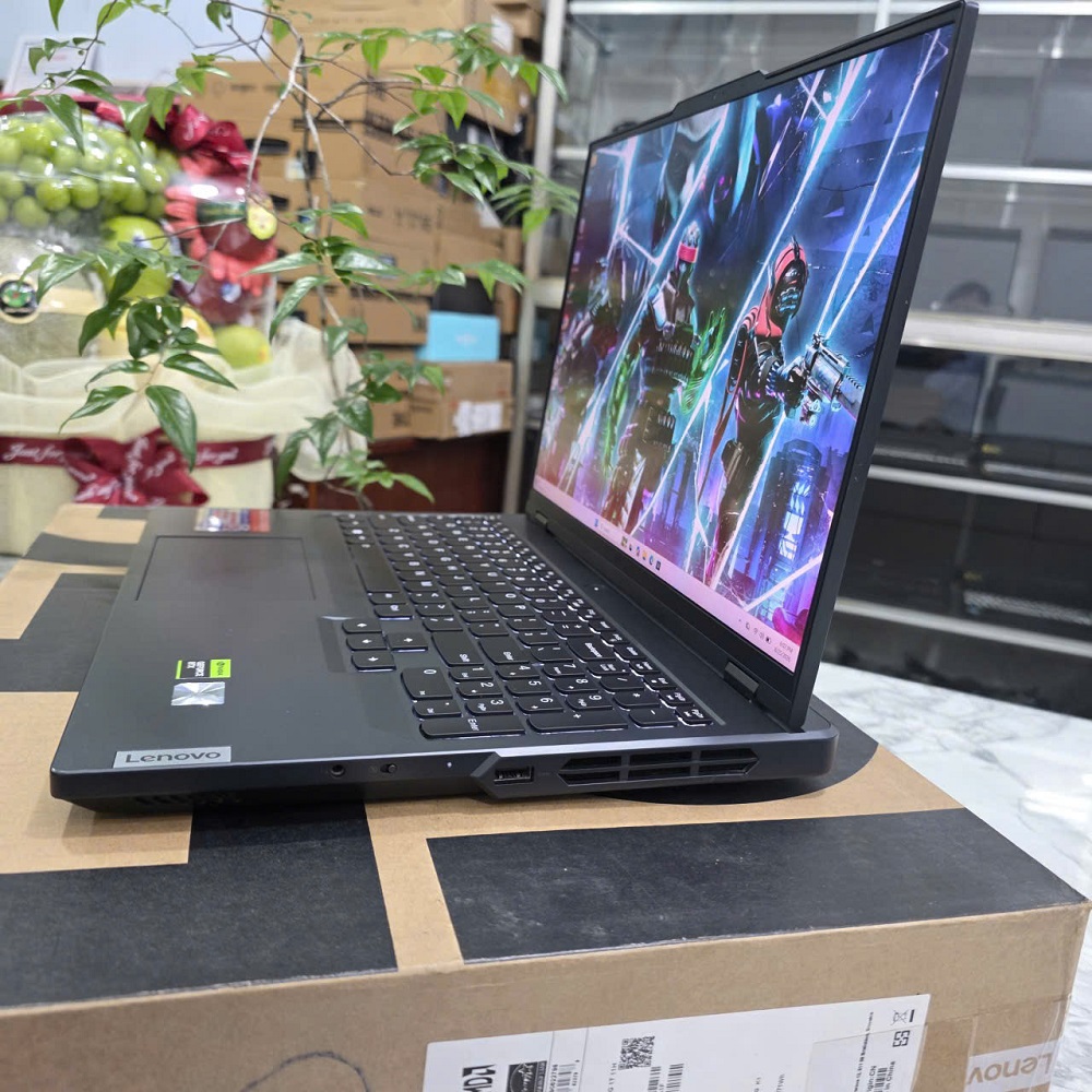 Gaming - Đồ Họa LENOVO LEGION 5 PRO R9000P ARX8 RYZEN 7 7945HX RAM 16GG SSD 1.000GB RTX™ 4060 8GB GDDR6 MÀN HÌNH : 16.0 Inch, 2.5K WQXGA 240Hz.