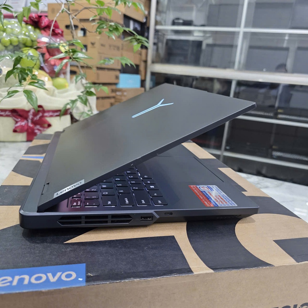 Gaming - Đồ Họa LENOVO LEGION 5 PRO R9000P ARX8 RYZEN 7 7945HX RAM 16GG SSD 1.000GB RTX™ 4060 8GB GDDR6 MÀN HÌNH : 16.0 Inch, 2.5K WQXGA 240Hz.