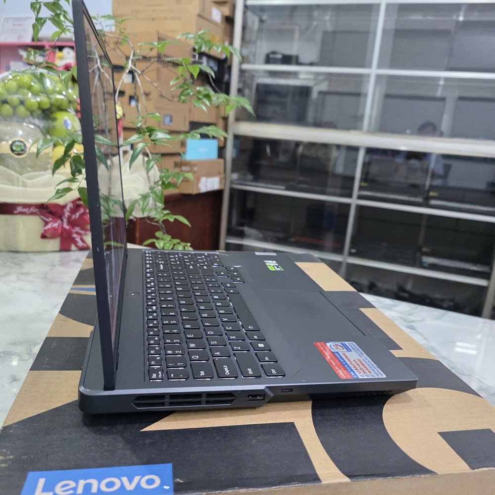 Gaming - Đồ Họa LENOVO LEGION 5 PRO R9000P ARX8 RYZEN 7 7945HX RAM 16GG SSD 1.000GB RTX™ 4060 8GB GDDR6 MÀN HÌNH : 16.0 Inch, 2.5K WQXGA 240Hz.