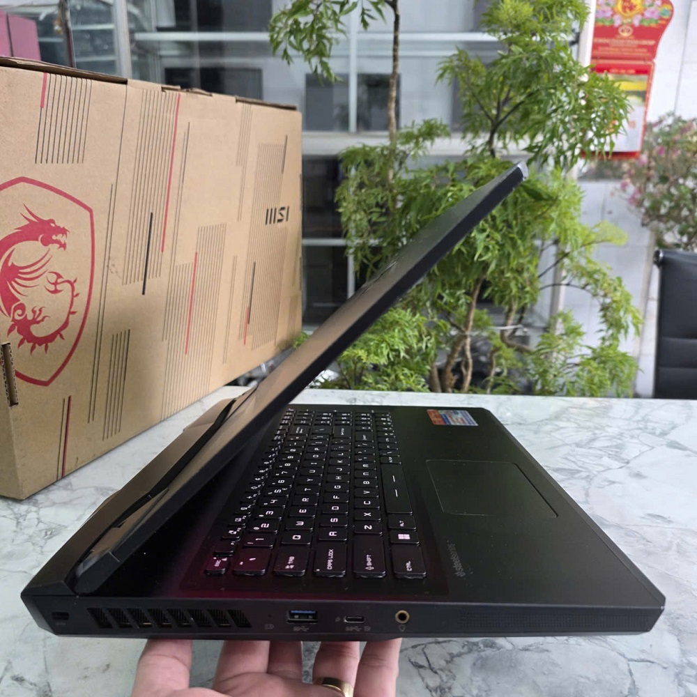 Gaming - Đồ Họa MSI Vector GP77 13VG CORE I7-13700H RTX 4070 GDDR6 8GB RAM 16GB SSD 512GB MÀN HÌNH : 17.3 Inch QHD 240Hz