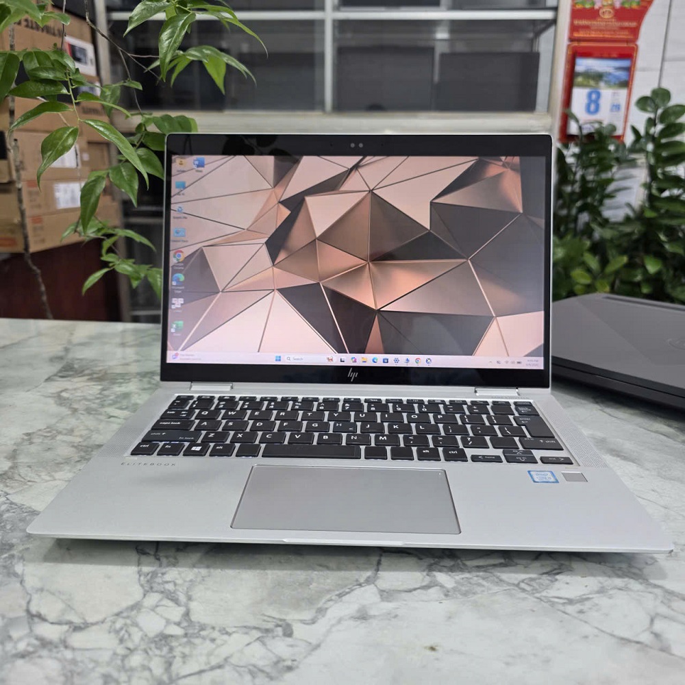 HP EliteBook X360 1030 G3 CORE I5-8250U RAM 8GB SSD 256GB MÀN HÌNH : 13.3INCH IPS TOUCH XOAY GẬP 360