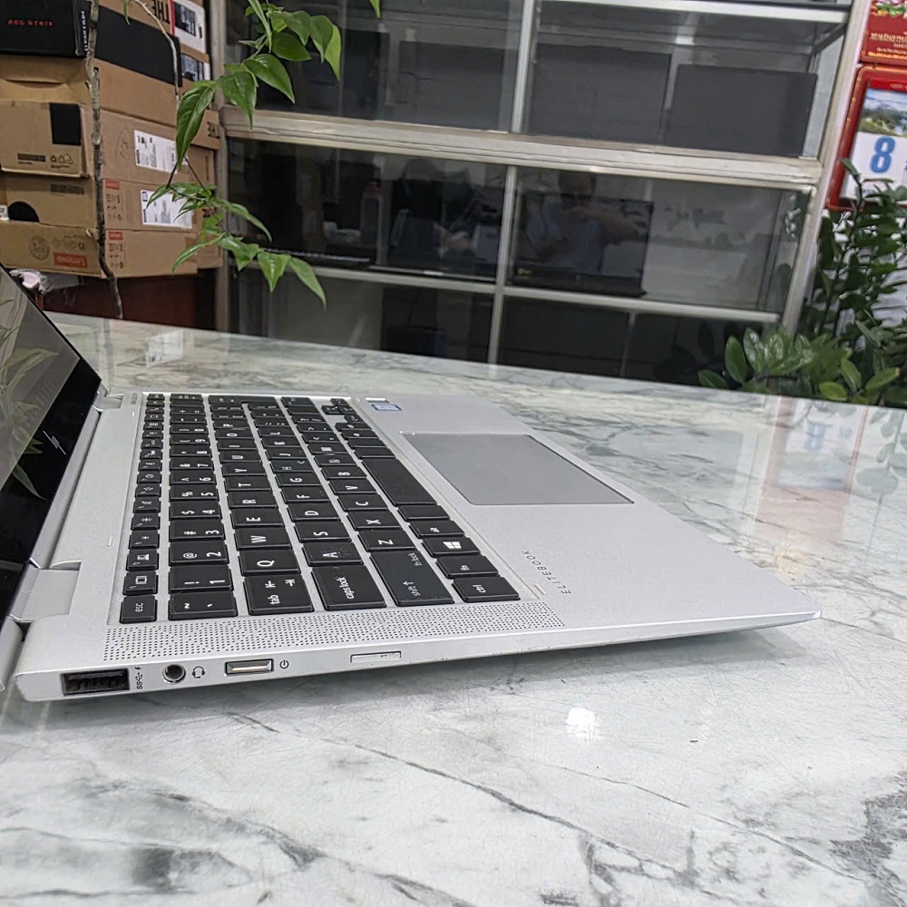 HP EliteBook X360 1030 G3 CORE I5-8250U RAM 8GB SSD 256GB MÀN HÌNH : 13.3INCH IPS TOUCH XOAY GẬP 360