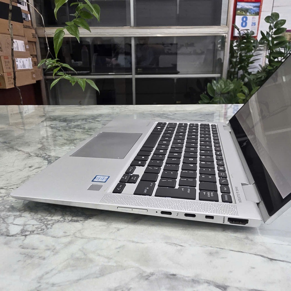 HP EliteBook X360 1030 G3 CORE I5-8250U RAM 8GB SSD 256GB MÀN HÌNH : 13.3INCH IPS TOUCH XOAY GẬP 360