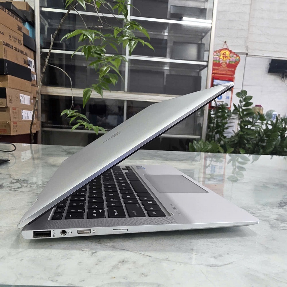 HP EliteBook X360 1030 G3 CORE I5-8250U RAM 8GB SSD 256GB MÀN HÌNH : 13.3INCH IPS TOUCH XOAY GẬP 360