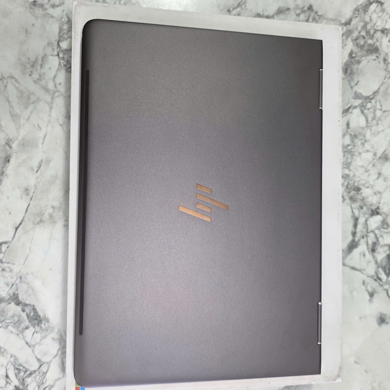 HP Spectre x360 13-ac006TU CORE I7-7500U RAM 16GB SSD 256GB MÀN HÌNH : 13.3″Inch IPS TouchScreen Xoay Gập 360º 
