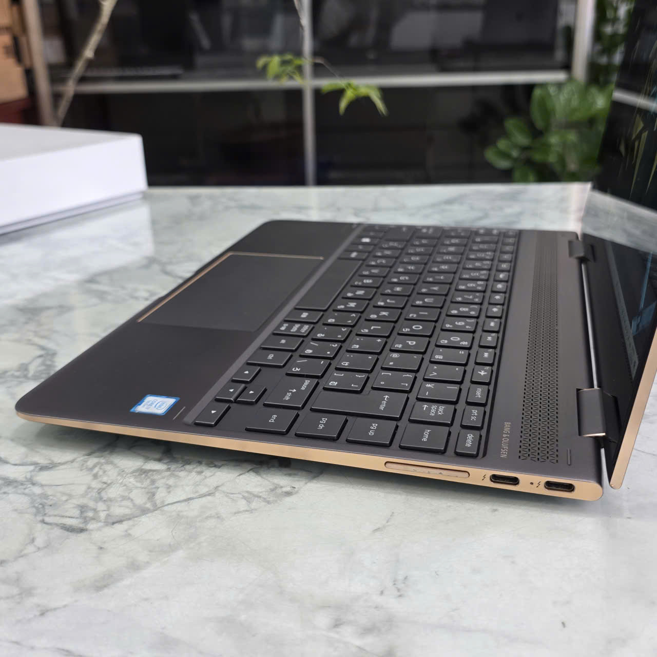 HP Spectre x360 13-ac006TU CORE I7-7500U RAM 16GB SSD 256GB MÀN HÌNH : 13.3″Inch IPS TouchScreen Xoay Gập 360º 