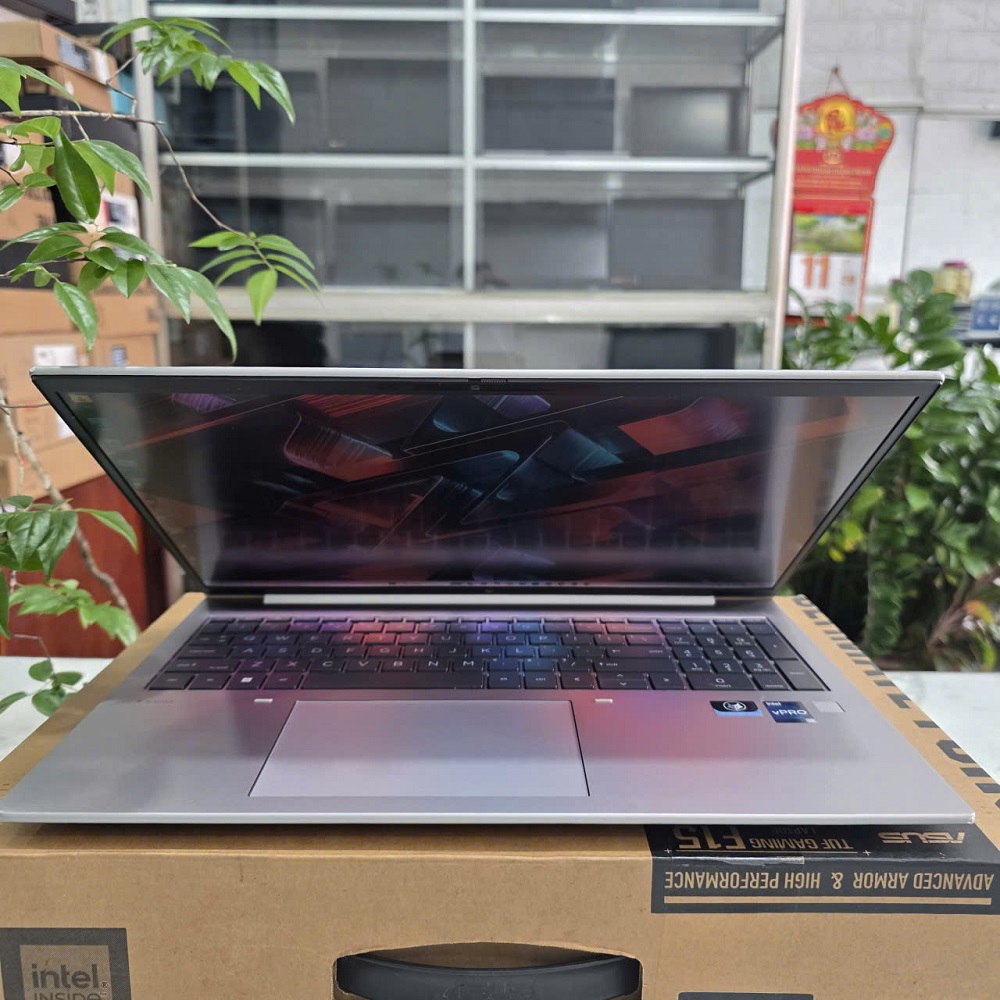 HP ZBOOK Firefly 16 G9 CORE I7 1265U RAM 16GB SSD 512GB NVIDIA T550 4GB MÀN HÌNH : 16 INCH WUXGA