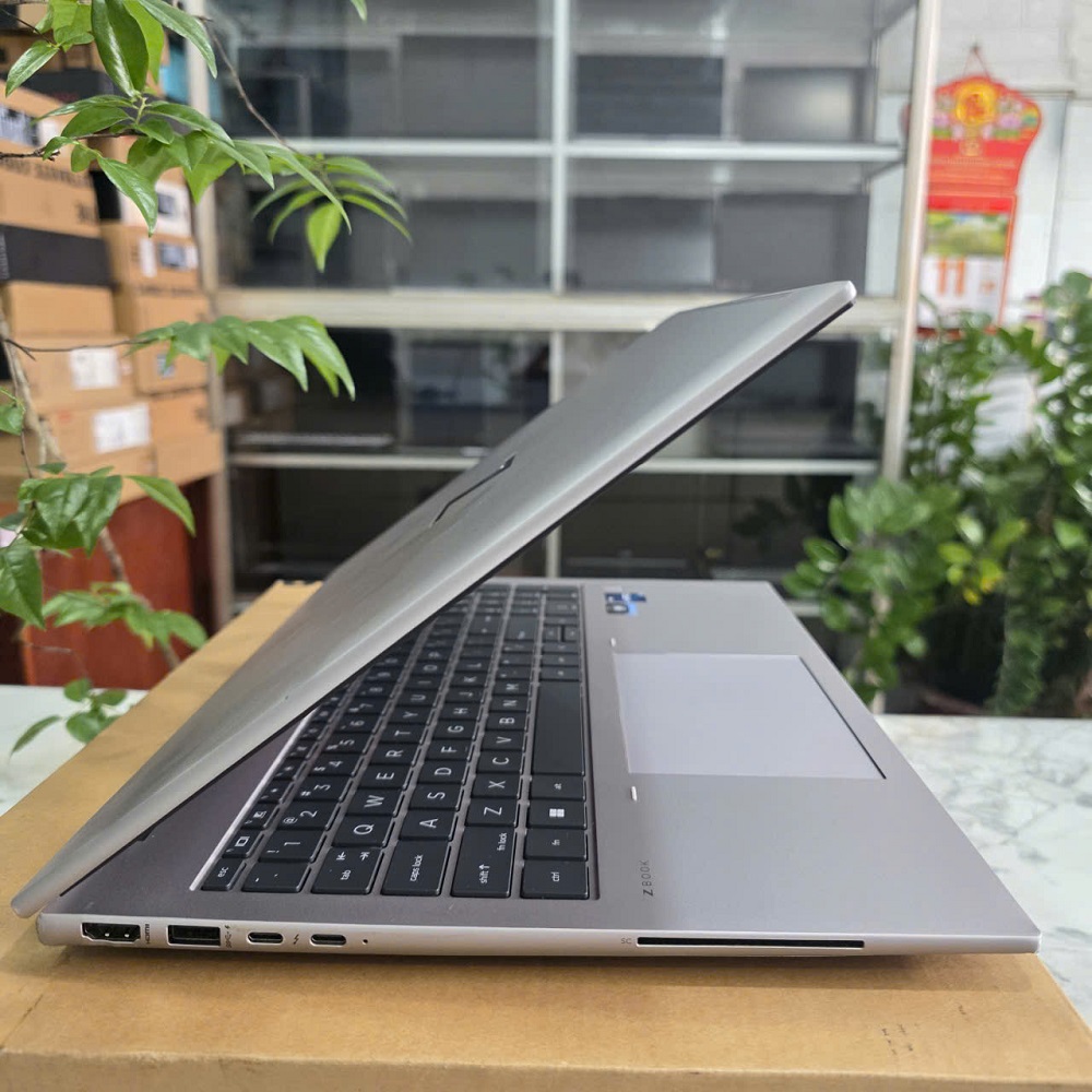 HP ZBOOK Firefly 16 G9 CORE I7 1265U RAM 16GB SSD 512GB NVIDIA T550 4GB MÀN HÌNH : 16 INCH WUXGA