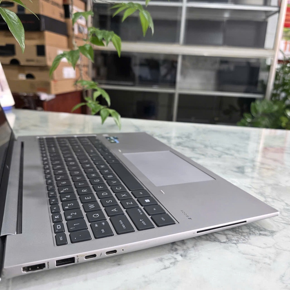 HP ZBOOK Firefly 16 G9 CORE I7 1265U RAM 16GB SSD 512GB NVIDIA T550 4GB MÀN HÌNH : 16 INCH WUXGA
