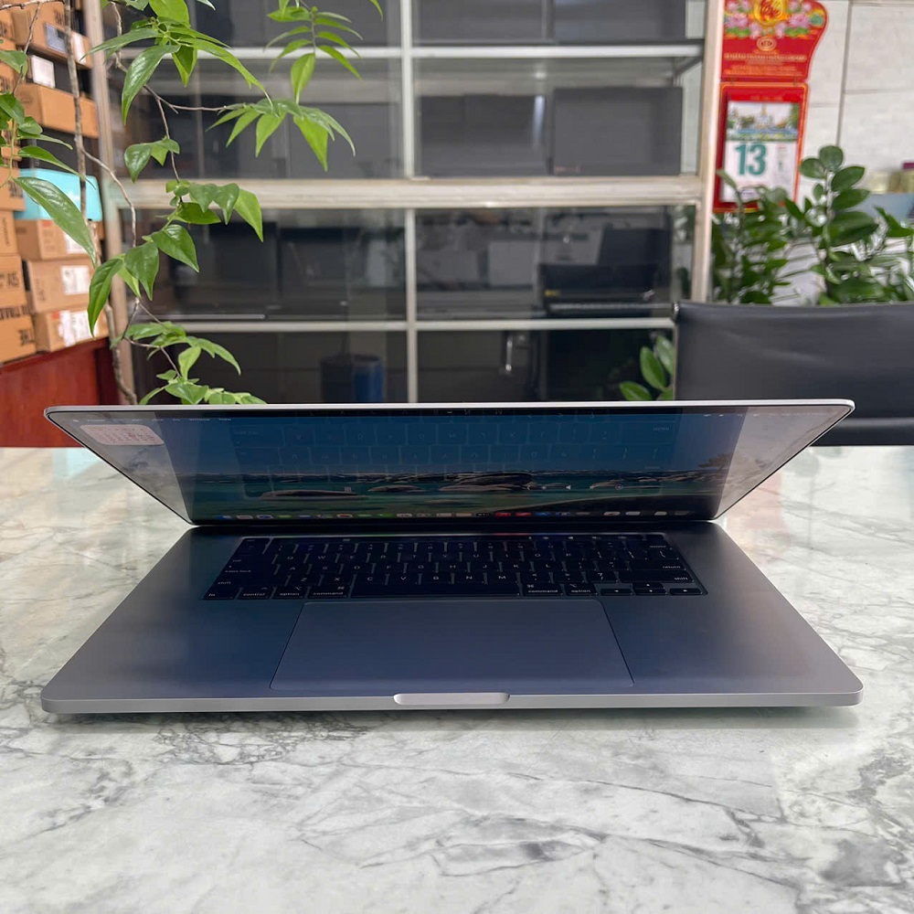 MacBook Pro 2019-16 Inch CORE I9 RAM 16GB SSD 1.000GB Radeon Pro 5500M 4GB Touch Bar - Silver