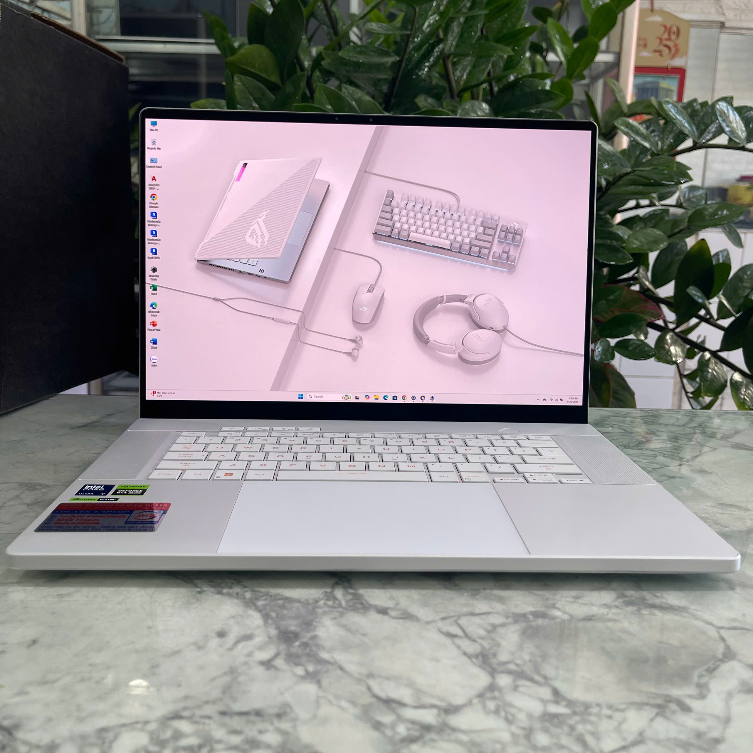 Asus ROG Zephyrus G16 GU605MI (Máy LikeNew-BẢO HÀNH HÃNG) Ultra 9 185H Ram 32GB Ssd 1.000GB RTX 4070 8GB Màn Hình : 16 Inch 2.5K OLED 240Hz