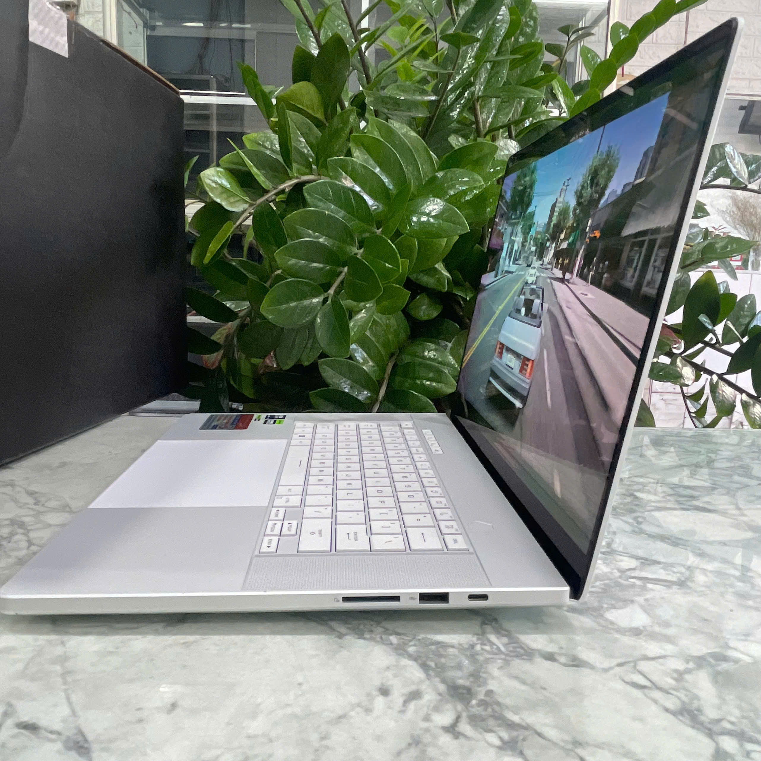 Asus ROG Zephyrus G16 GU605MI (Máy LikeNew-BẢO HÀNH HÃNG) Ultra 9 185H Ram 32GB Ssd 1.000GB RTX 4070 8GB Màn Hình : 16 Inch 2.5K OLED 240Hz