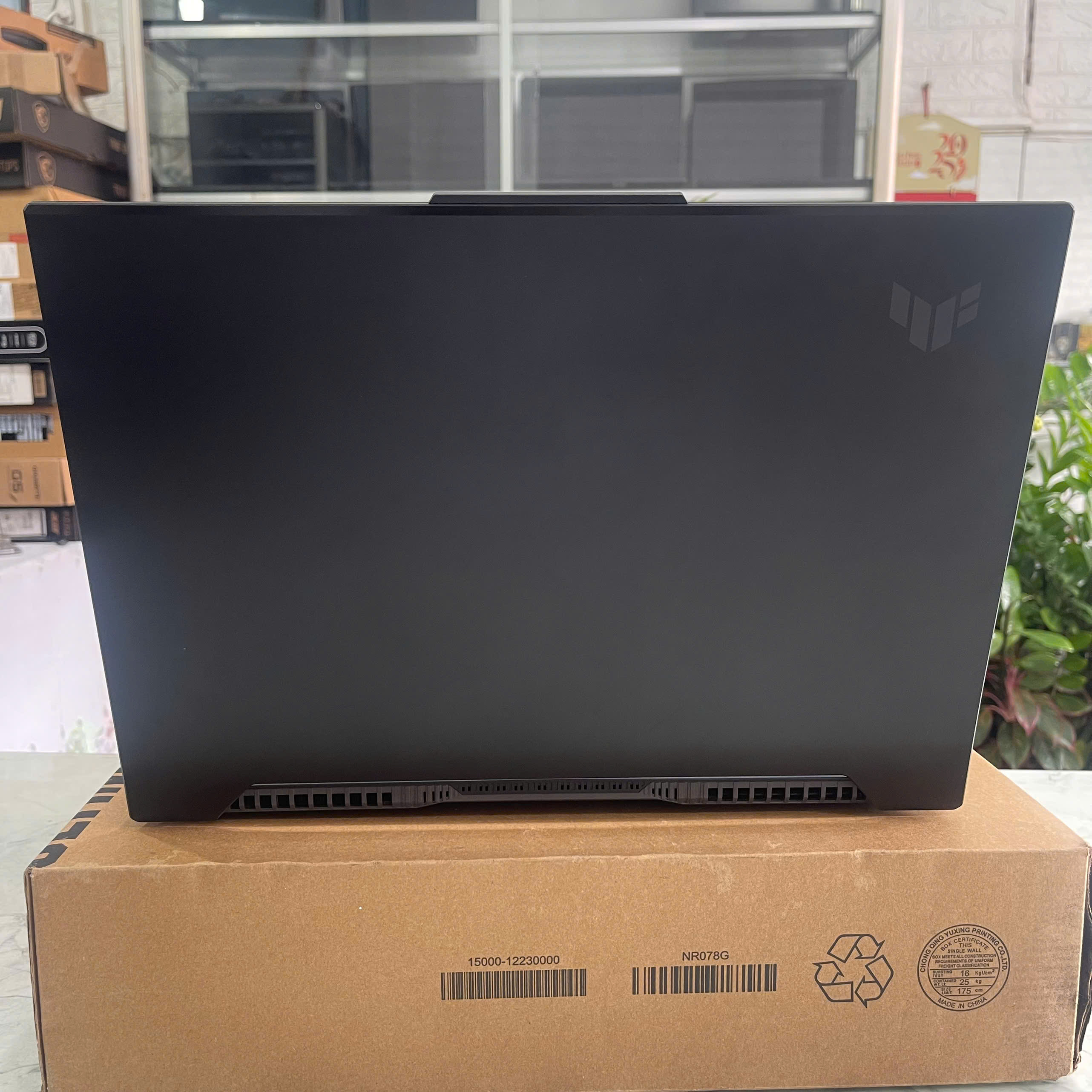 Asus TUF Dash F15 FX517ZE-HN045W Core I5-12450H RAM 8GB SSD 512GB Vga RTX 3050Ti (4GB) MÀN : 15.6 Inch IPS 144Hz