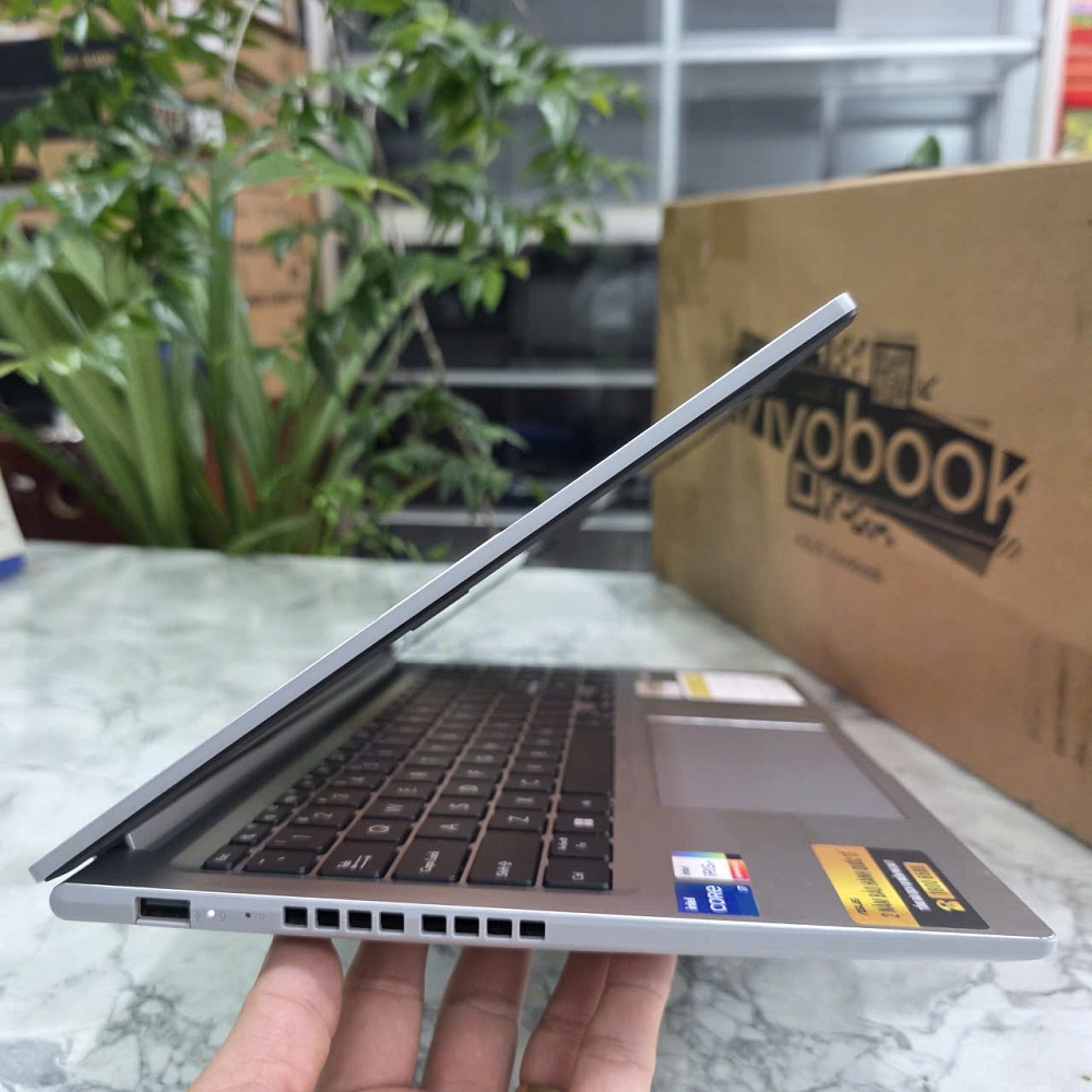ASUS Vivobook 15 OLED A1505VA-MA492W CORE I7-13700H RAM 16GB SSD 512GB MÀN HÌNH : 15 INCH 3K OLED