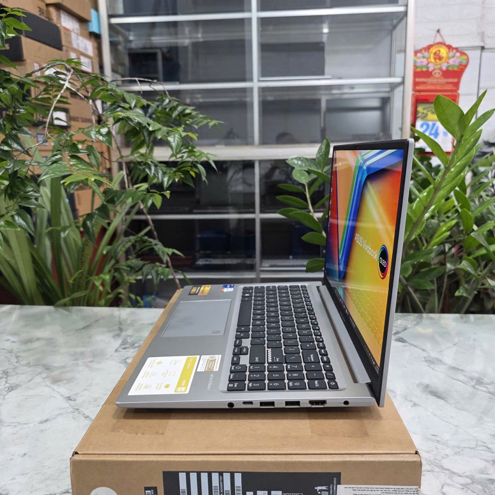 ASUS Vivobook 15 OLED A1505VA-MA492W CORE I7-13700H RAM 16GB SSD 512GB MÀN HÌNH : 15 INCH 3K OLED