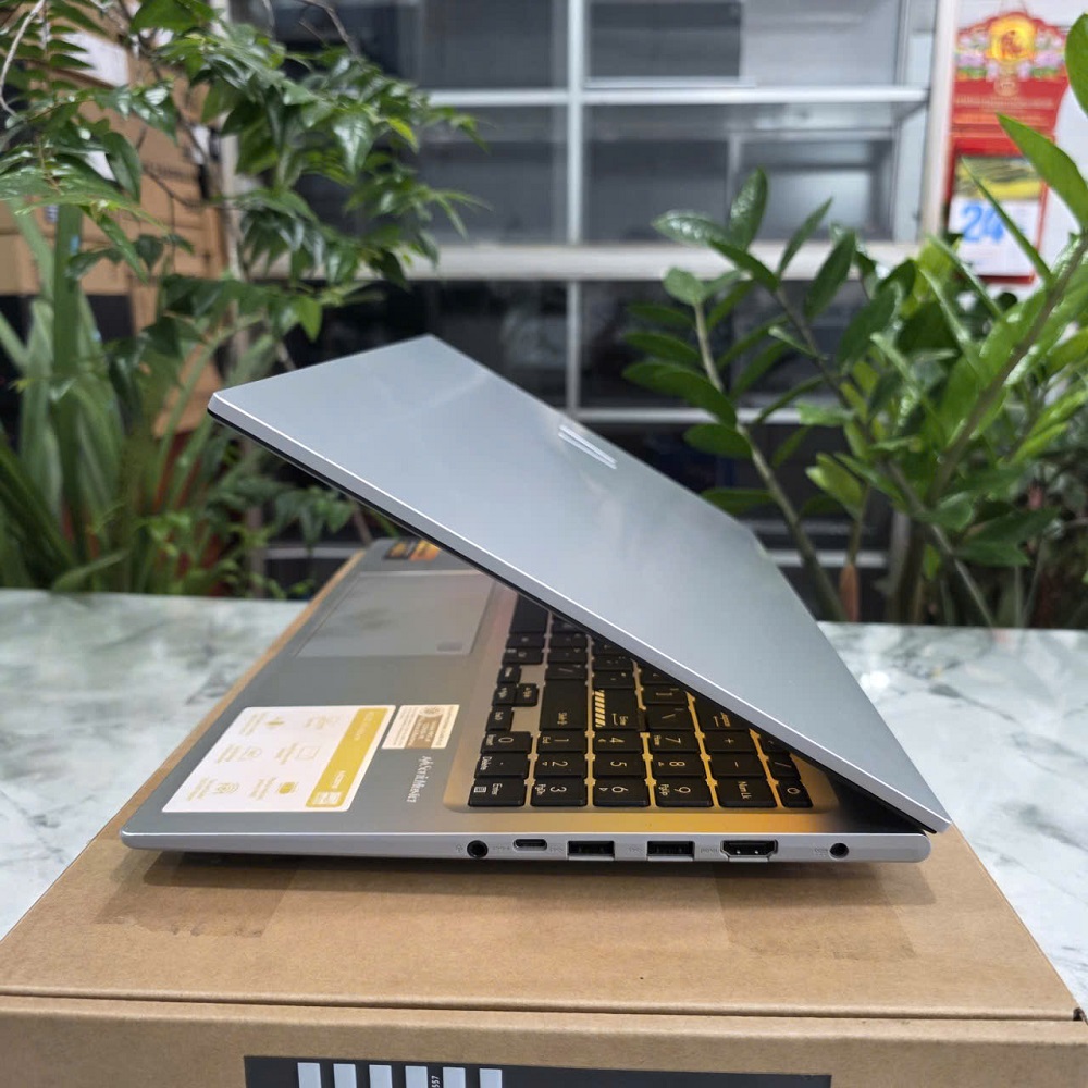 ASUS Vivobook 15 OLED A1505VA-MA492W CORE I7-13700H RAM 16GB SSD 512GB MÀN HÌNH : 15 INCH 3K OLED