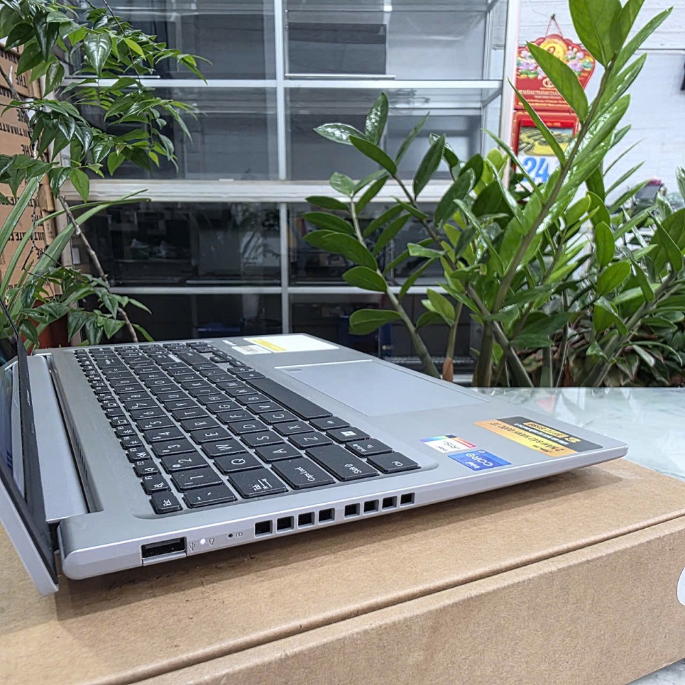 ASUS Vivobook 15 OLED A1505VA-MA492W CORE I7-13700H RAM 16GB SSD 512GB MÀN HÌNH : 15 INCH 3K OLED