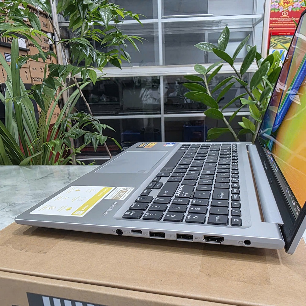 ASUS Vivobook 15 OLED A1505VA-MA492W CORE I7-13700H RAM 16GB SSD 512GB MÀN HÌNH : 15 INCH 3K OLED