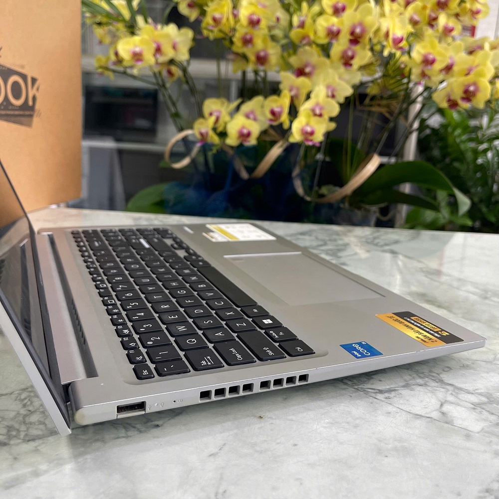 Asus Vivobook 16 X1605VA-MB105W CORE I5-1335U RAM 8GB SSD 512GB MÀN HÌNH : 16 Inch WUXGA