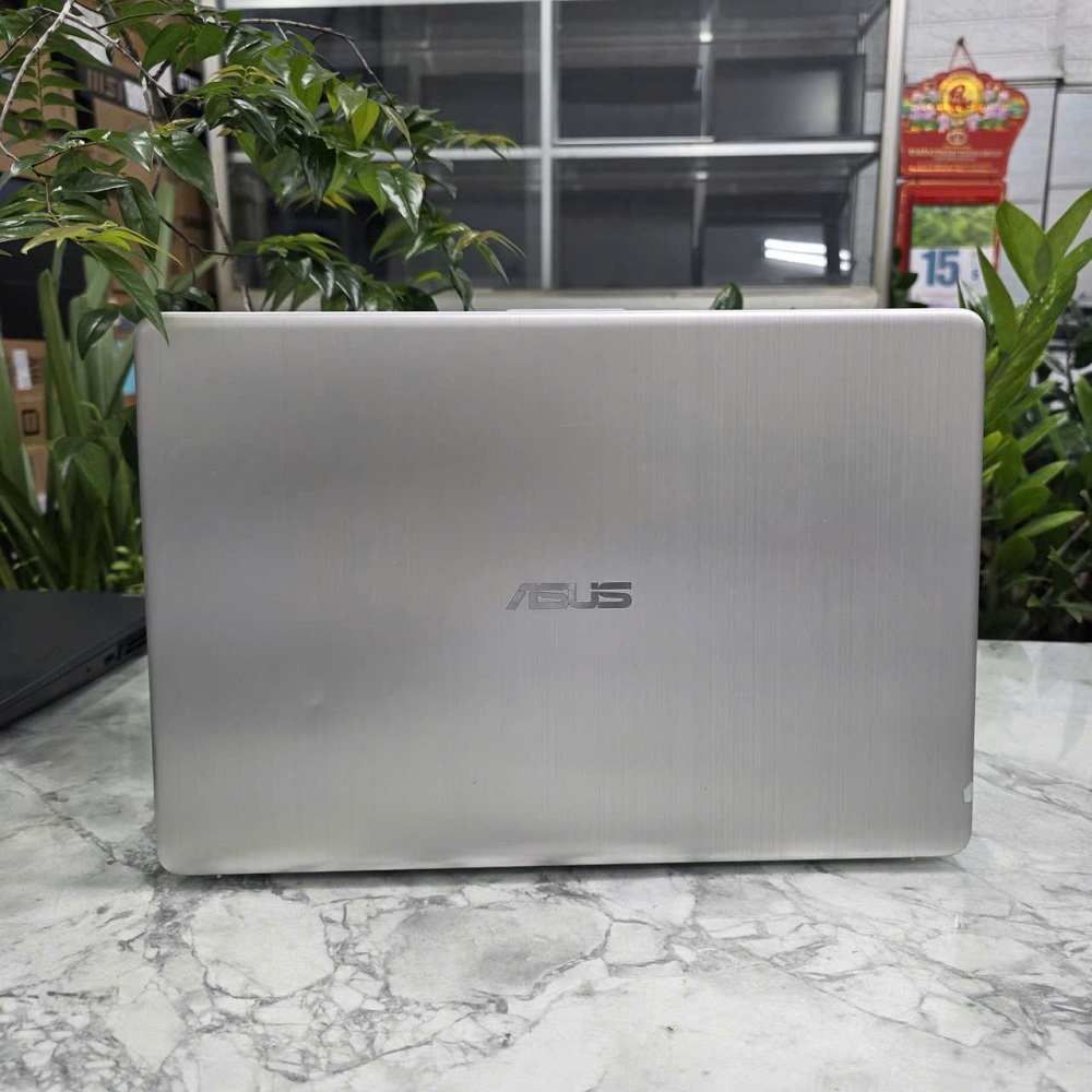 ASUS VivoBook S530FN VỎ NHÔM NGUYÊN KHỐI CORE I7-8565U RAM 8GB SSD 240GB GeForce MX150 MÀN HÌNH : 15.6 INCH