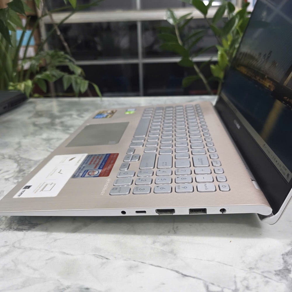 ASUS VivoBook S530FN VỎ NHÔM NGUYÊN KHỐI CORE I7-8565U RAM 8GB SSD 240GB GeForce MX150 MÀN HÌNH : 15.6 INCH