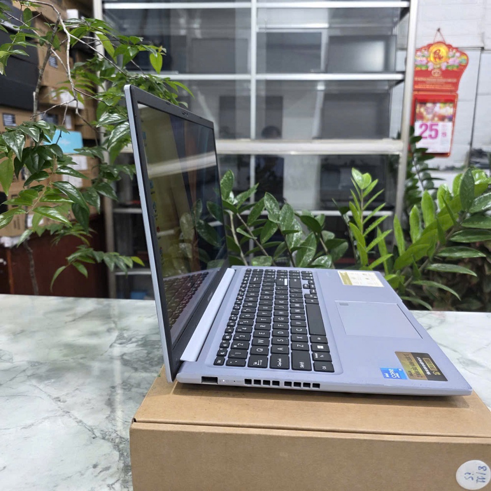 Asus Vivobook X1502ZA-BQ126W CORE™ I5-1240P RAM 8GB SSD 512GB MÀN HÌNH : 15.6''IPS