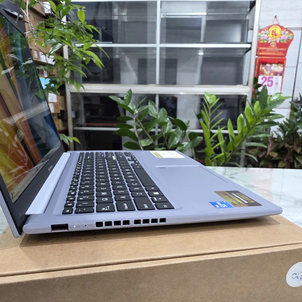 Asus Vivobook X1502ZA-BQ126W CORE™ I5-1240P RAM 8GB SSD 512GB MÀN HÌNH : 15.6''IPS