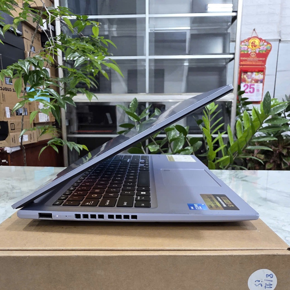 Asus Vivobook X1502ZA-BQ126W CORE™ I5-1240P RAM 8GB SSD 512GB MÀN HÌNH : 15.6''IPS