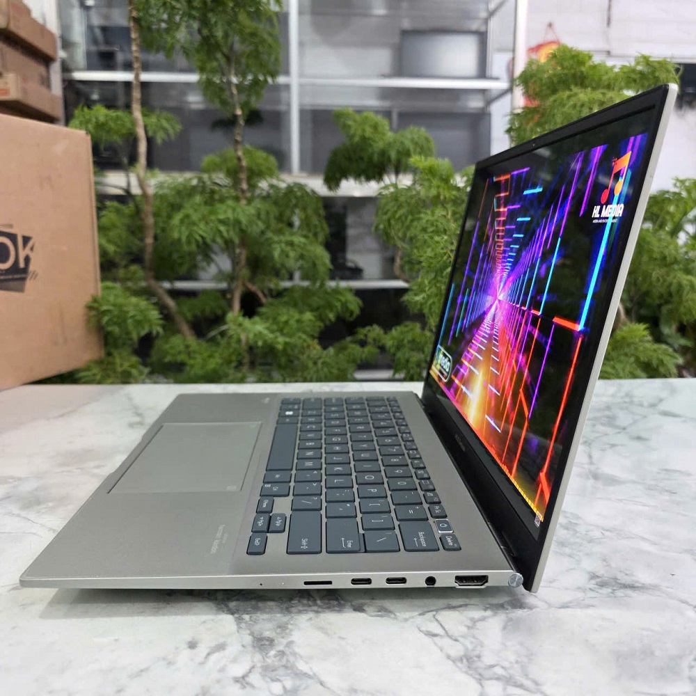 Asus Zenbook 14 UX3402ZA CORE I5- 1240P RAM 8GB SSD 512GB MÀN HÌNH 14 INCH 2.8K OLED