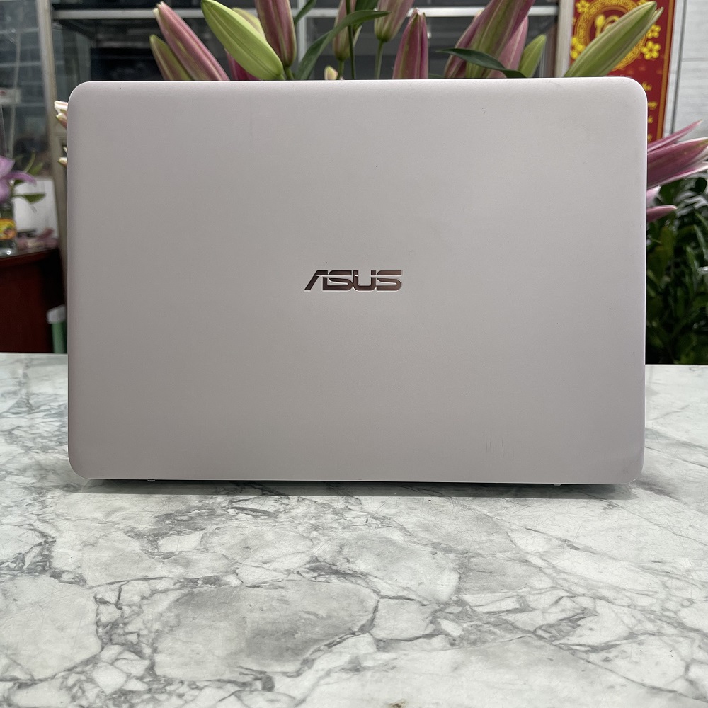 Asus Zenbook UX305UA Core I5-6200U Ram 8gb Ssd 256gb Màn Hình 13.3''Inch Fhd IPS