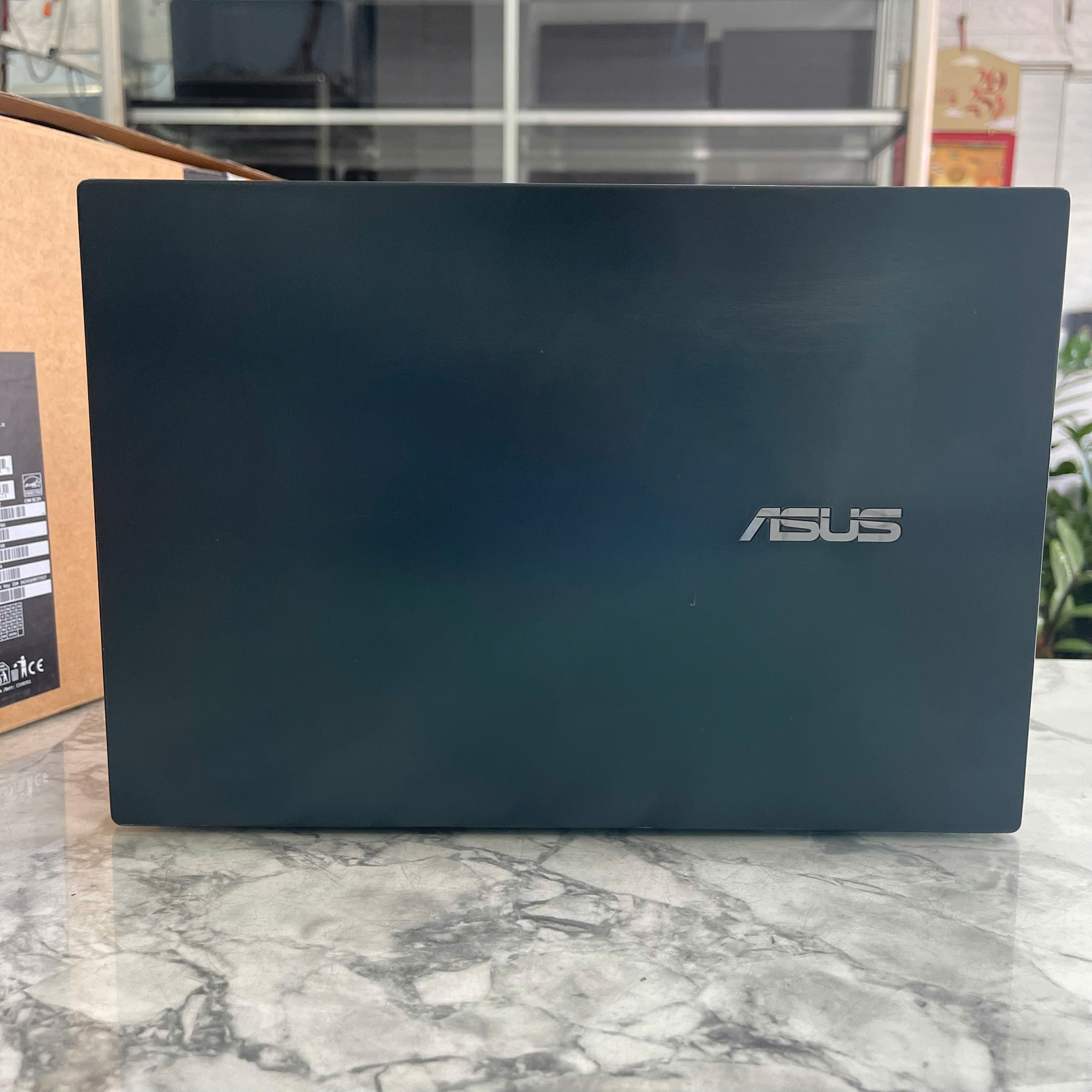 Asus Zenbook UX481FL Core I5-10210U Ram 8GB Ssd 512GB Card MX250 2GB GDDR5 Màn Hình : 14.0″ Full HD IPS