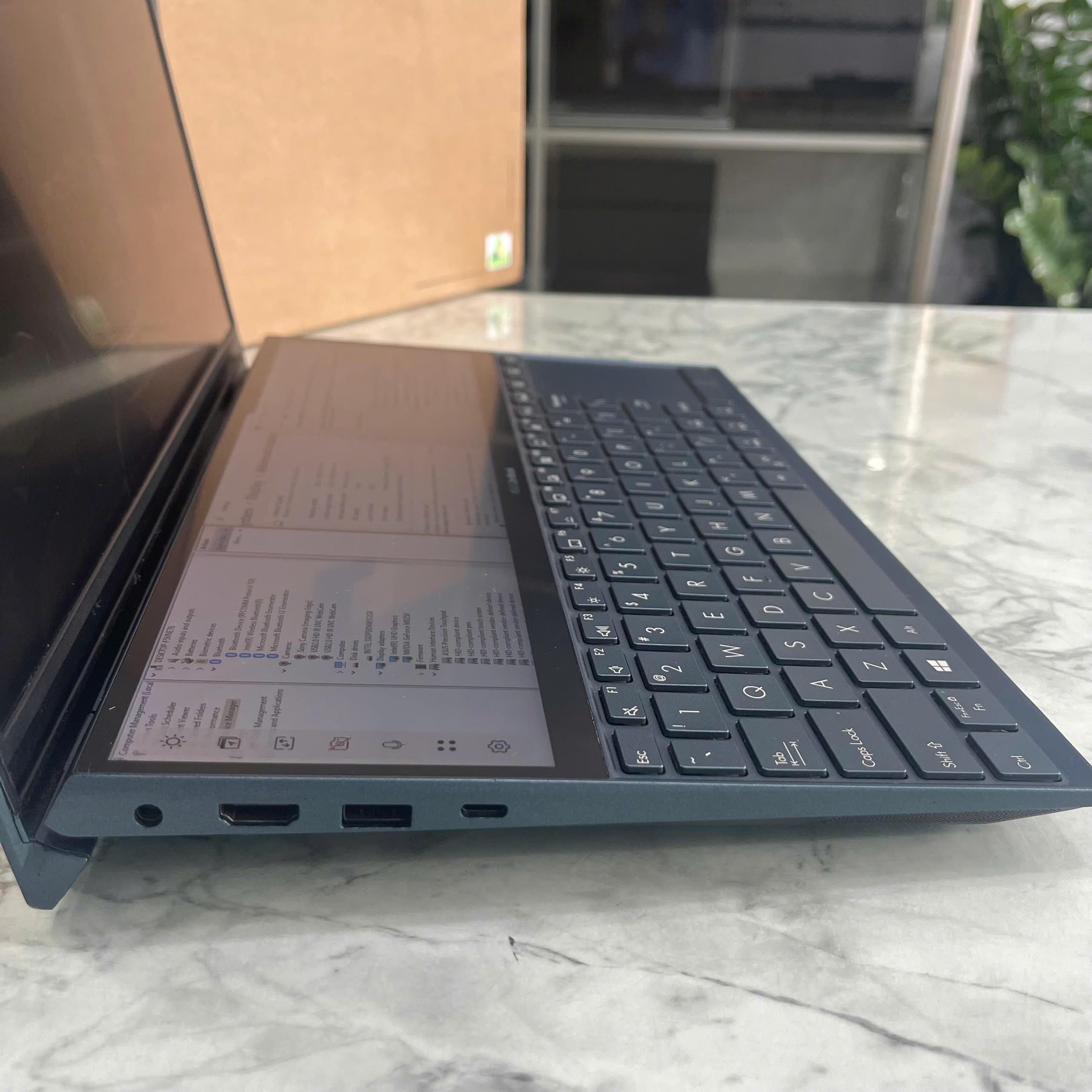 Asus Zenbook UX481FL Core I5-10210U Ram 8GB Ssd 512GB Card MX250 2GB GDDR5 Màn Hình : 14.0″ Full HD IPS