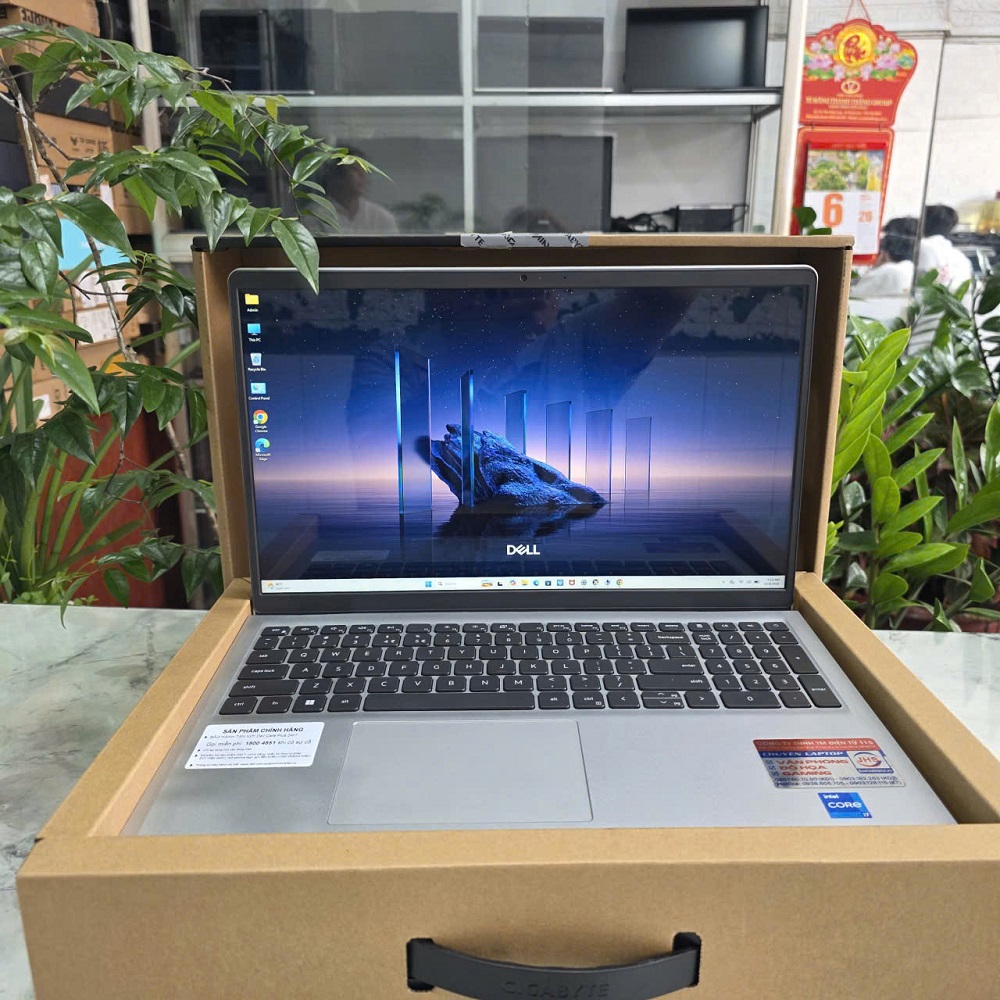DELL 15 DC15250 DC5I7748W1 CORE I7-1355U RAM 16GB SSD 512GB MÀN HÌNH : 15.6 Inch IPS 120Hz