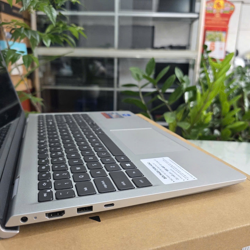 DELL 15 DC15250 DC5I7748W1 CORE I7-1355U RAM 16GB SSD 512GB MÀN HÌNH : 15.6 Inch IPS 120Hz