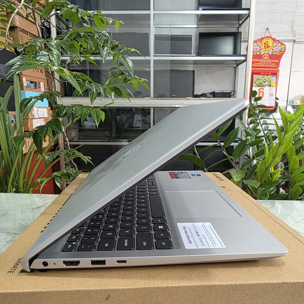 DELL 15 DC15250 DC5I7748W1 CORE I7-1355U RAM 16GB SSD 512GB MÀN HÌNH : 15.6 Inch IPS 120Hz