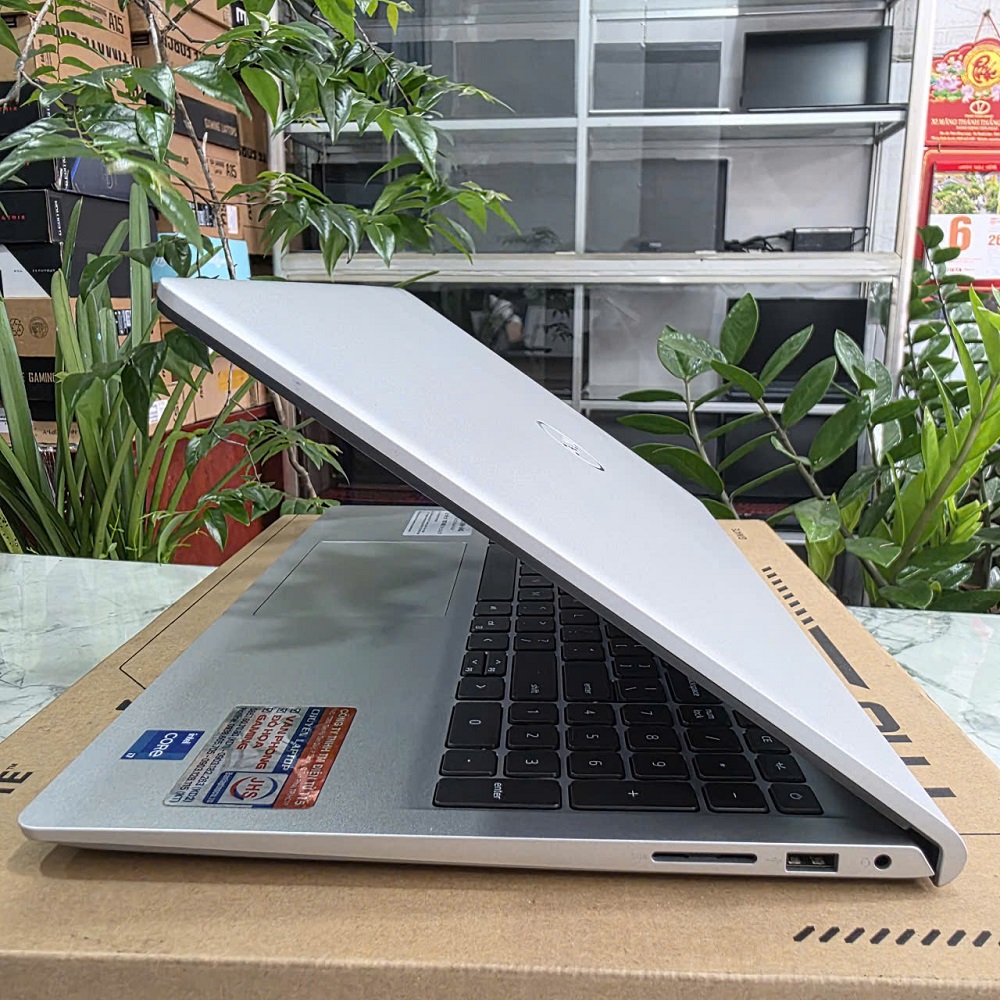 DELL 15 DC15250 DC5I7748W1 CORE I7-1355U RAM 16GB SSD 512GB MÀN HÌNH : 15.6 Inch IPS 120Hz