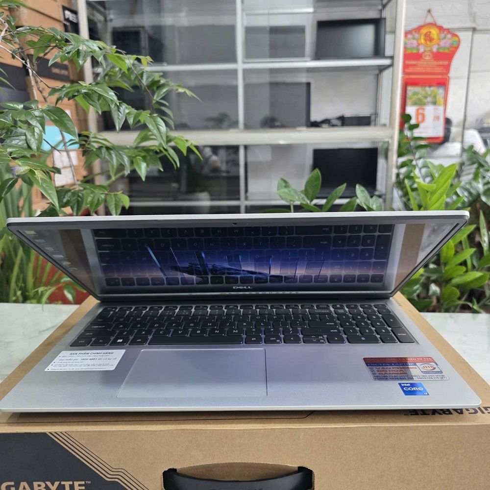 DELL 15 DC15250 DC5I7748W1 CORE I7-1355U RAM 16GB SSD 512GB MÀN HÌNH : 15.6 Inch IPS 120Hz