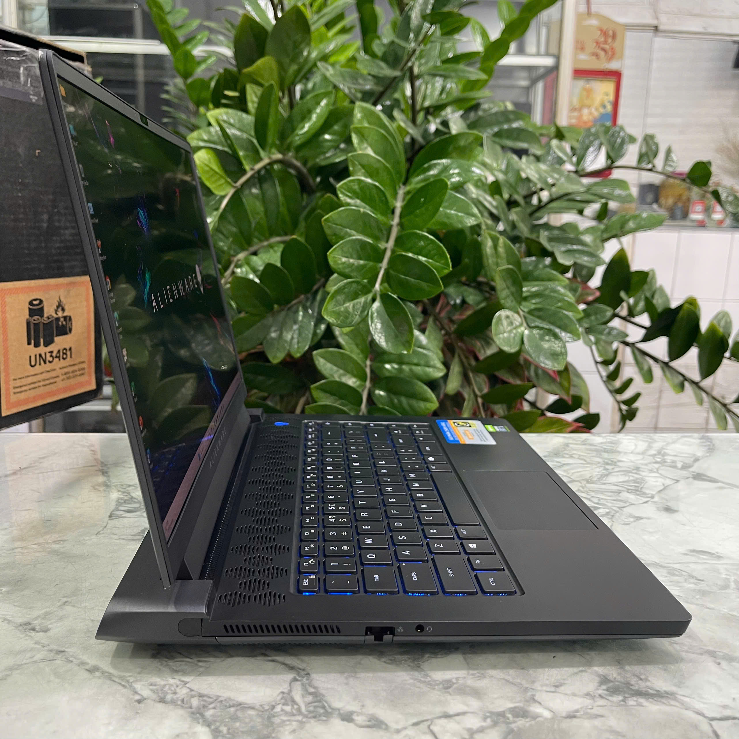 Dell Alienware M15 R5 Ryzen 7-5800H Ram 16GB Ssd 512GB Màn Hình : 15.6 Inch FHD 165Hz 100% sRGB
