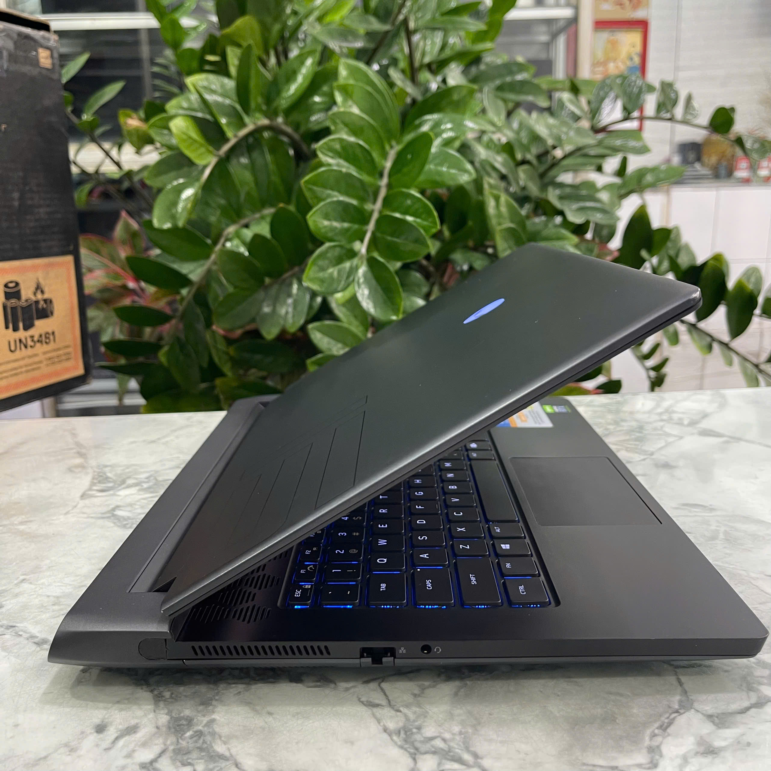 Dell Alienware M15 R5 Ryzen 7-5800H Ram 16GB Ssd 512GB Màn Hình : 15.6 Inch FHD 165Hz 100% sRGB