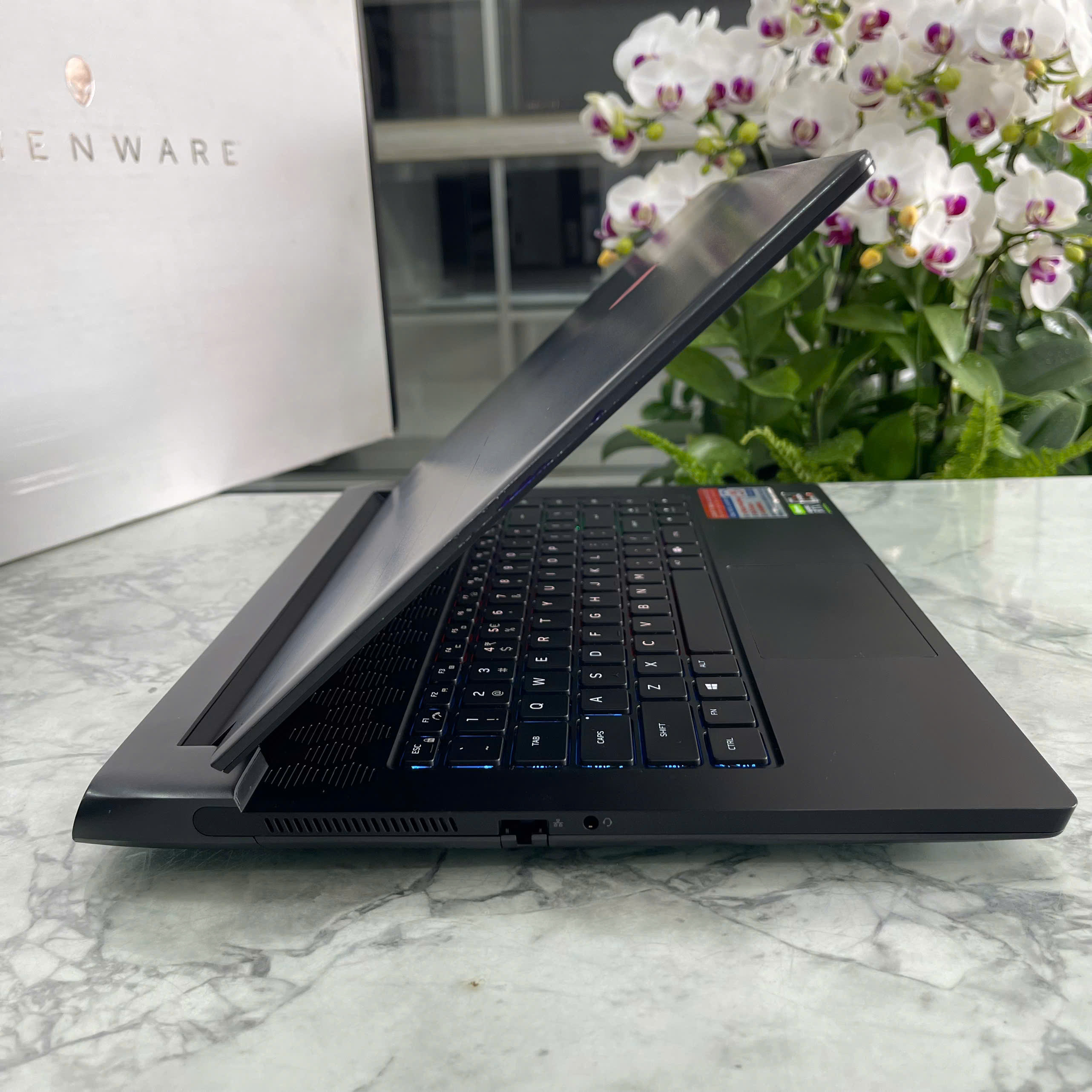 Dell Alienware M15 Ryzen Edition R5 Máy LikeNew Ryzen 7-5800H RAM 16GB SSD 512GB RTX 3060 6GB Màn Hình : 15.6 Inch FHD 165Hz 100% sRGB
